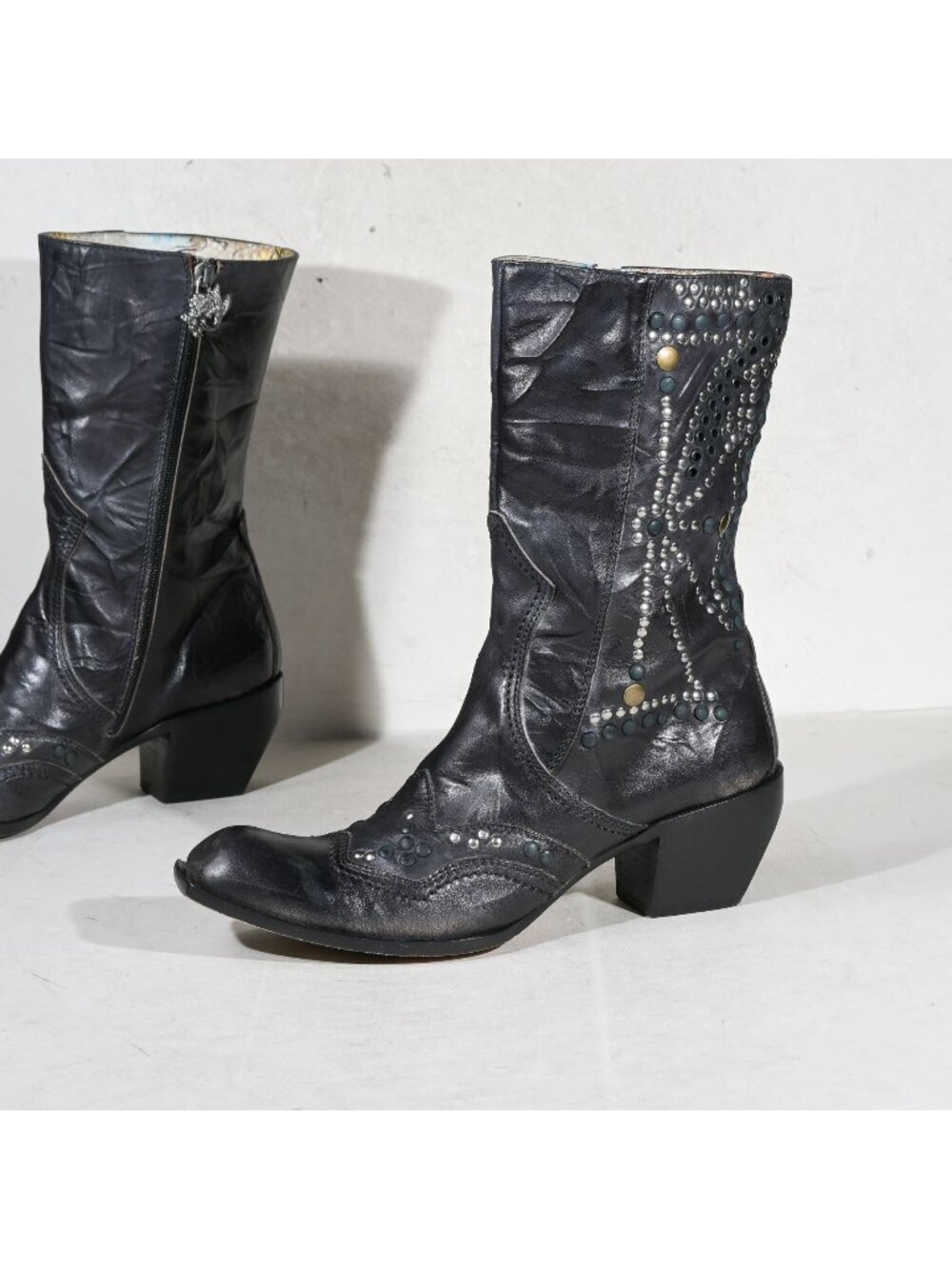Siren by Mark Nason Raitt Black Leather Inside Zip Ankle Boot Rivets Square Toe